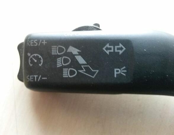 Turn Signal Switch SKODA Octavia II (1Z3)