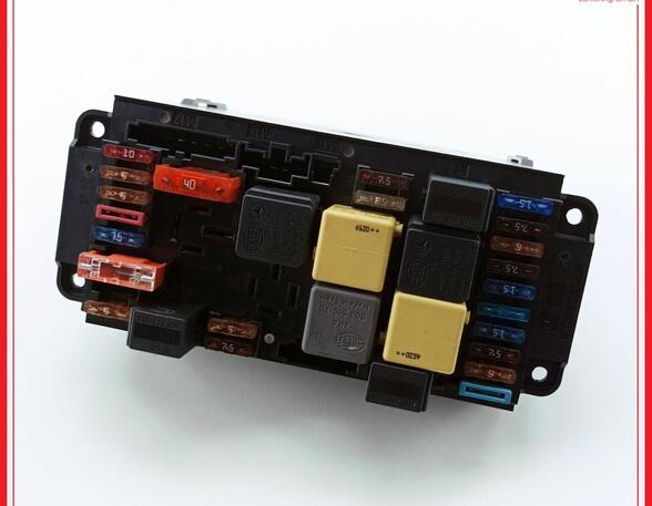 Fuse Box MERCEDES-BENZ C-Klasse (W203)