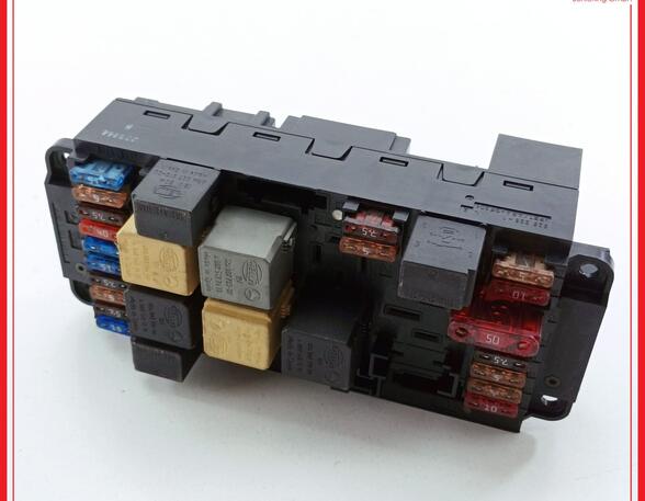 Fuse Box MERCEDES-BENZ C-Klasse (W203)