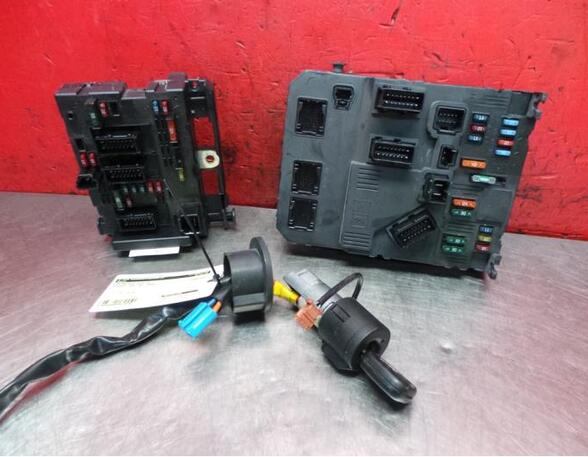 Fuse Box PEUGEOT 206 Hatchback (2A/C), PEUGEOT 206 Saloon, PEUGEOT 206 SW (2E/K)