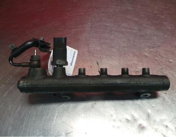 Petrol Fuel Rail OPEL Astra H (L48)