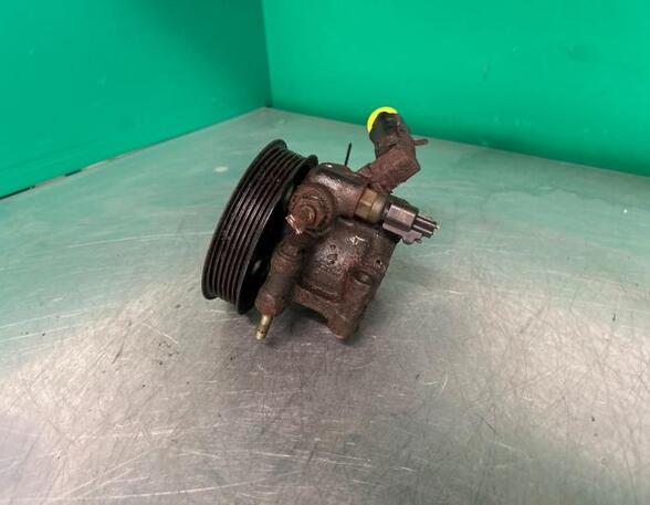 Power steering pump FORD FOCUS Saloon (DFW)