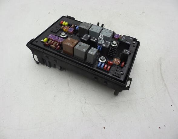 Fuse Box OPEL Astra J (--)