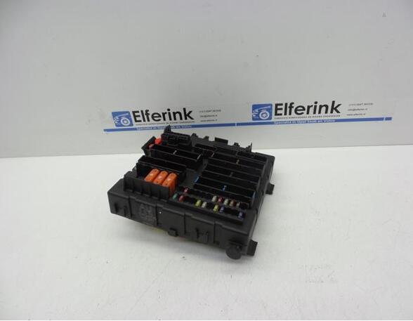 Fuse Box OPEL SIGNUM Hatchback (Z03)