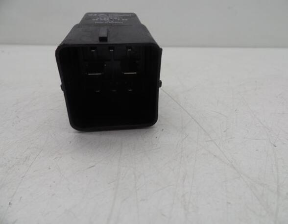 Glow Plug Relay Preheating VOLVO V40 Hatchback (525, 526), VOLVO S60 II (134), VOLVO V60 I (155, 157), VOLVO V50 (545)