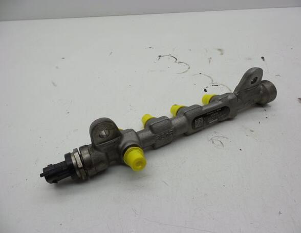 Petrol Fuel Rail SAAB 9-5 (YS3G)