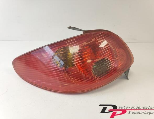 Combination Rearlight PEUGEOT 206 Hatchback (2A/C), PEUGEOT 206 SW (2E/K), PEUGEOT 206 Saloon