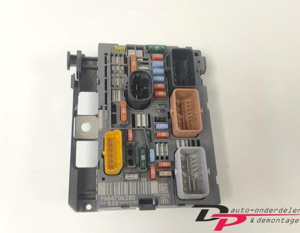 Fuse Box PEUGEOT 308 I (4A, 4C), PEUGEOT 308 SW I (4E, 4H)