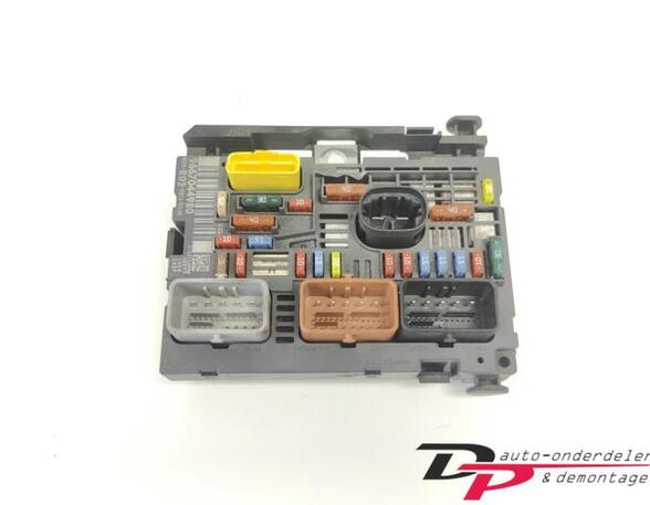 Fuse Box PEUGEOT 5008 (0U_, 0E_)