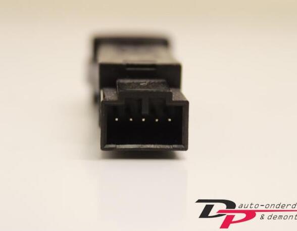 Switch for hazard light VOLVO V50 (MW)