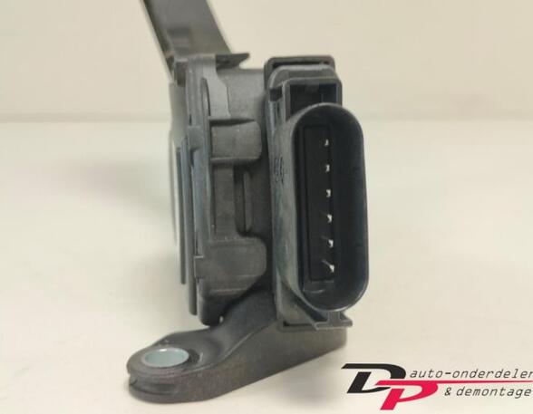 Accelerator pedal FORD FIESTA VI (CB1, CCN)