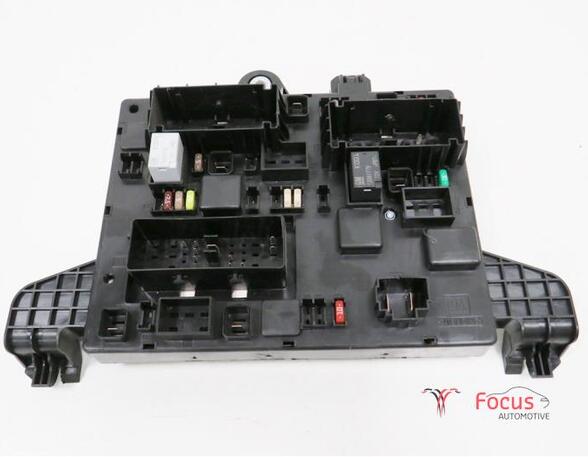 Fuse Box OPEL Astra J Caravan (--)