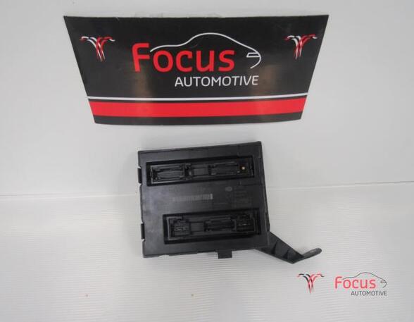 Control unit for door drawing support VW Touareg (7P5, 7P6)