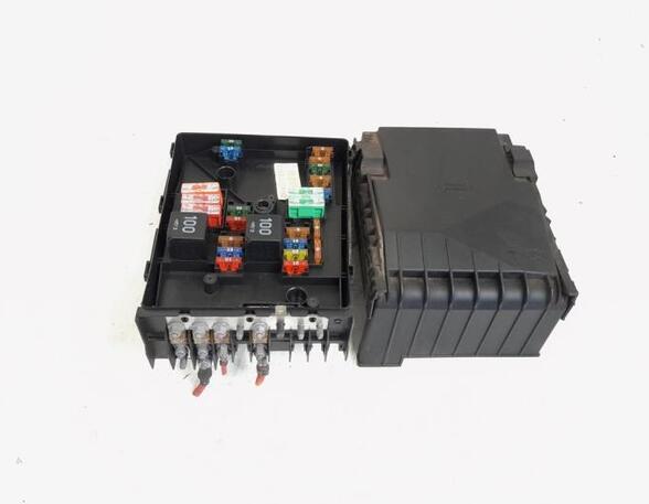 Fuse Box VW GOLF V (1K1), VW GOLF VI (5K1), VW GOLF V Variant (1K5), VW GOLF VI Variant (AJ5)