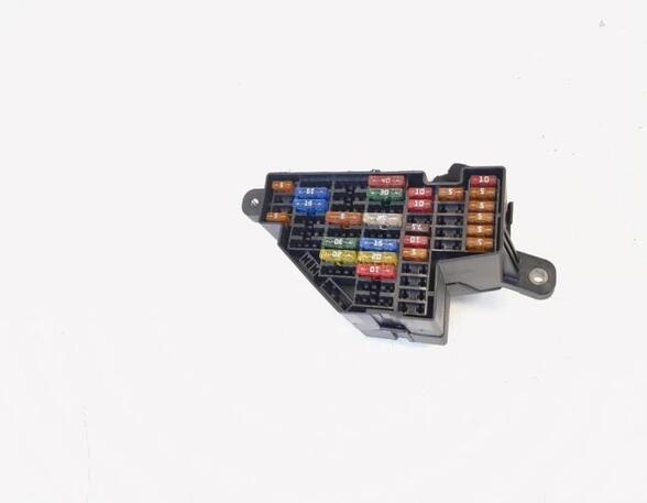 Fuse Box SKODA OCTAVIA II Combi (1Z5), VW GOLF V (1K1), VW GOLF VI (5K1), VW SCIROCCO (137, 138)