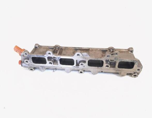 Petrol Fuel Rail AUDI A3 (8P1), AUDI A3 Sportback (8PA), VW GOLF V (1K1), VW GOLF VI (5K1)