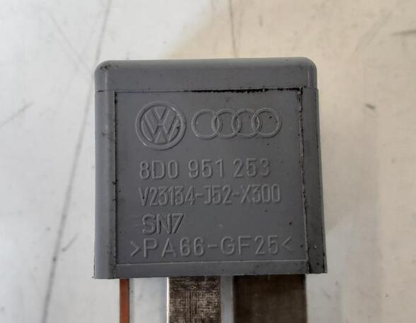 Wash Wipe Interval Relay AUDI A4 Avant (8K5, B8)