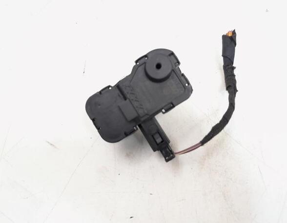 Servomotor for fuel filler flap VW POLO (AW1, BZ1)