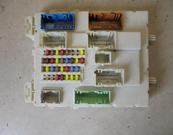 Fuse Box FORD FOCUS III Turnier