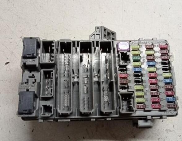 Fuse Box HONDA CIVIC VIII Saloon (FD, FA)