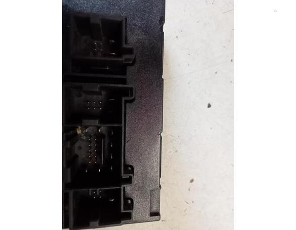 Control unit for door drawing support AUDI A3 (8P1), AUDI A3 Sportback (8PA)