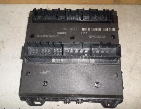 Control unit for door drawing support VW POLO (9N_), VW POLO Saloon (9A4, 9A2, 9N2, 9A6)