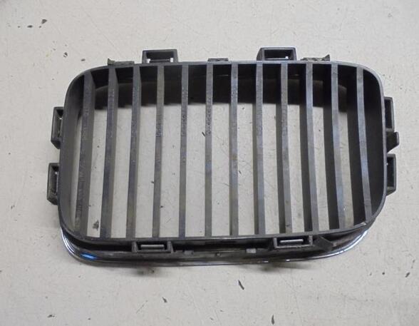 Kühlergrill rechts BMW 3er Touring E46 8122238 P17728668