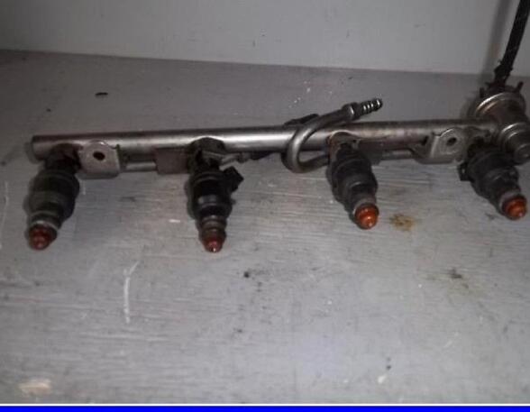 Petrol Fuel Rail AUDI A4 Avant (8D5, B5)