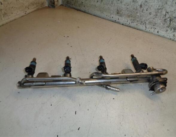 Petrol Fuel Rail AUDI A4 Avant (8E5, B6), AUDI A4 Avant (8ED, B7)