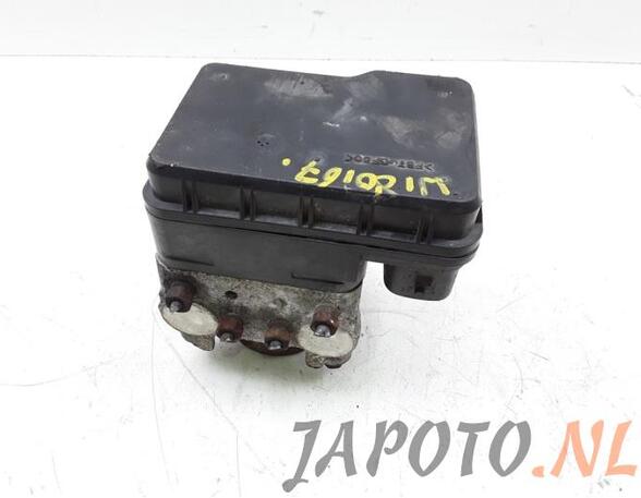 
ABS Pumpe von einem Toyota Previa
