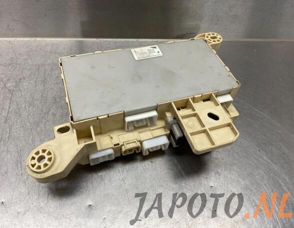 Fuse Box LEXUS SC Convertible (UZZ40_)