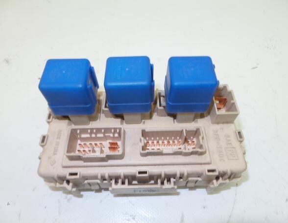 Fuse Box NISSAN X-TRAIL I (T30)