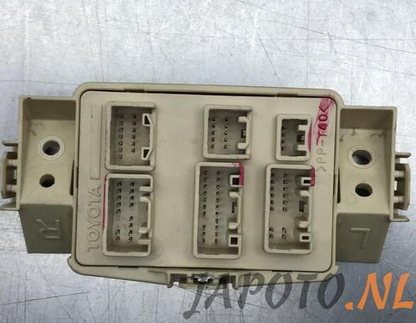 Fuse Box LEXUS SC Convertible (UZZ40_)