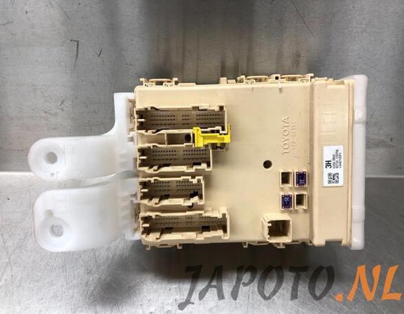 Fuse Box TOYOTA AURIS (_E18_), TOYOTA AURIS Estate (_E18_)