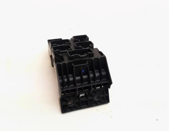 Fuse Box TOYOTA COROLLA Verso (ZER_, ZZE12_, R1_)