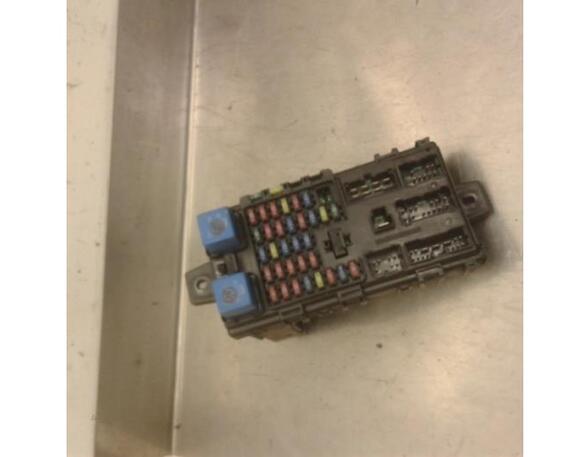 Fuse Box HYUNDAI TRAJET (FO)