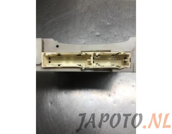 Fuse Box TOYOTA IQ (_J1_)