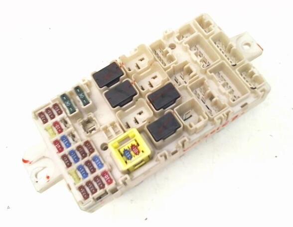 Fuse Box MITSUBISHI MIRAGE / SPACE STAR Hatchback (A0_A)