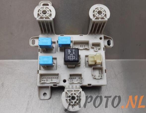 Fuse Box TOYOTA PREVIA (_R3_)