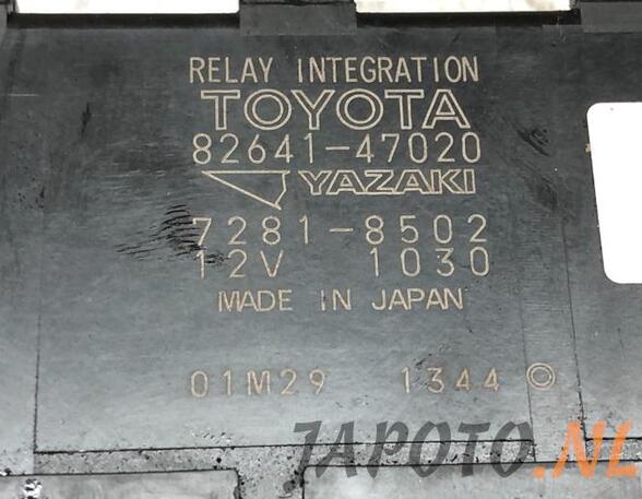 Fuse Box TOYOTA VERSO (_R2_)