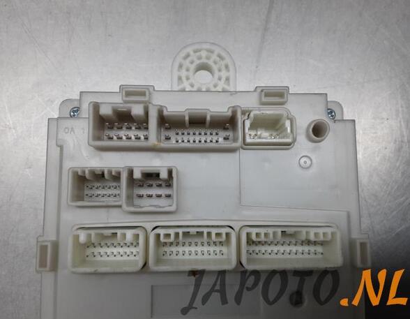 Fuse Box HONDA JAZZ IV (GK_)