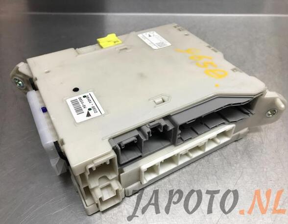 Fuse Box LEXUS IS C (GSE2_)