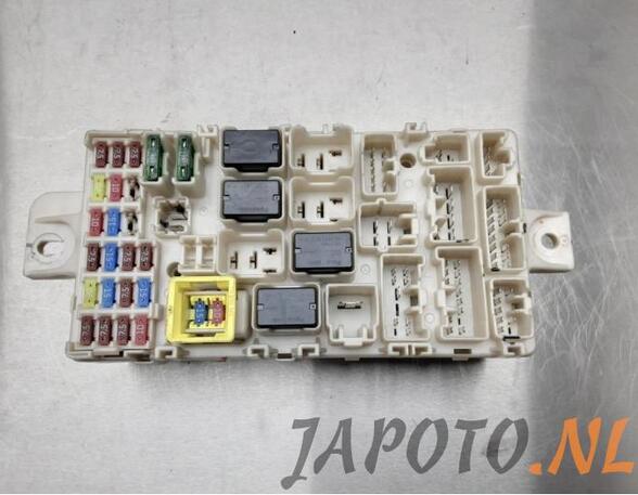 Fuse Box MITSUBISHI MIRAGE / SPACE STAR Hatchback (A0_A)