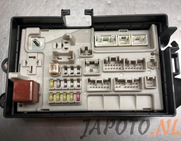 Fuse Box LEXUS SC Convertible (UZZ40_)