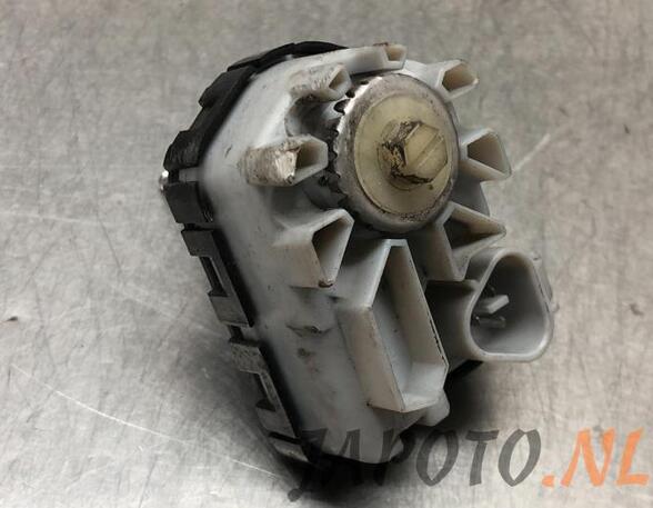 Stellmotor Scheinwerfer rechts Toyota Verso R2  P17890324