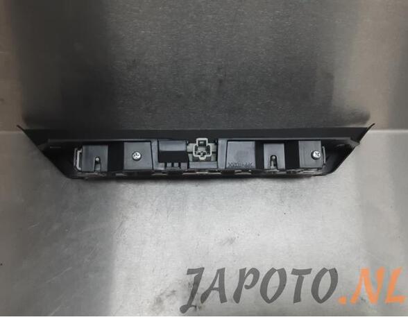 Auxiliary Stop Light TOYOTA IQ (_J1_)