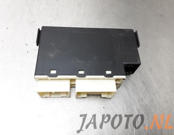 Control unit TOYOTA YARIS (_P13_)