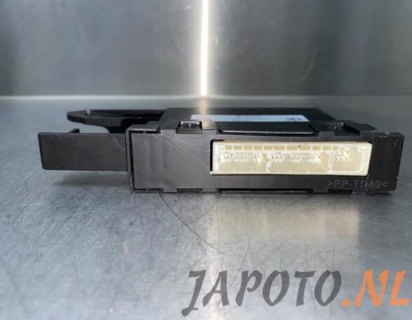 Control unit TOYOTA YARIS (_P21_, _PA1_, _PH1_)