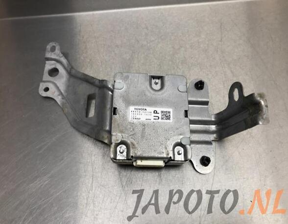 Control unit TOYOTA COROLLA Hatchback (_E21_)