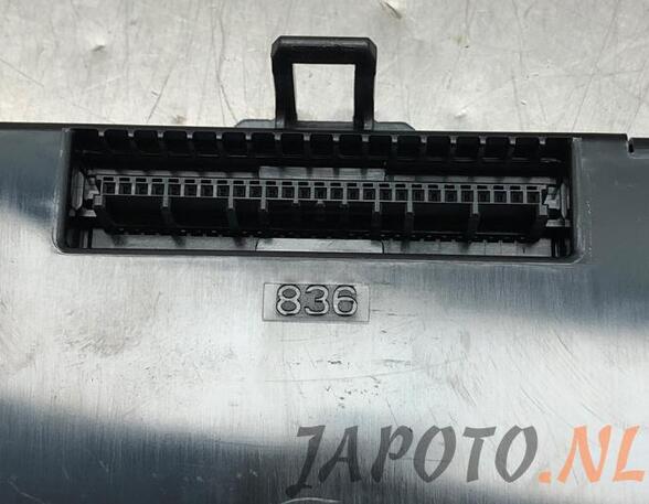 Control unit TOYOTA YARIS (_P21_, _PA1_, _PH1_)